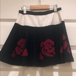 Mona Lisa skirt / navy blue, red w/ white flowers